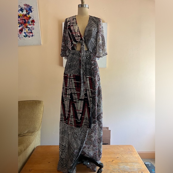 BCBGMaxAzria Dresses & Skirts - BCBG MaxAzria Maxi Wrap Tie Dress